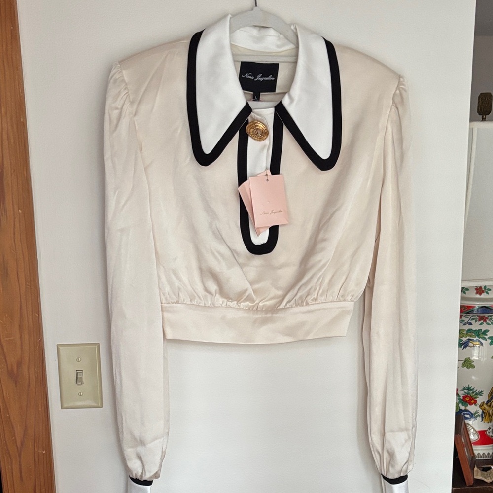Nana Jacqueline Elegant Cream Blouse with Black Trim size large NWT